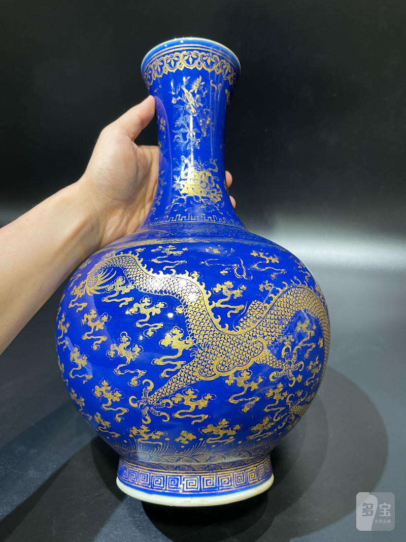 清光绪 霁蓝釉描金龙纹赏瓶 - 图6